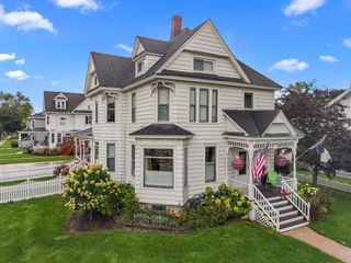 102 E Court STREET, Elkhorn, WI 53121