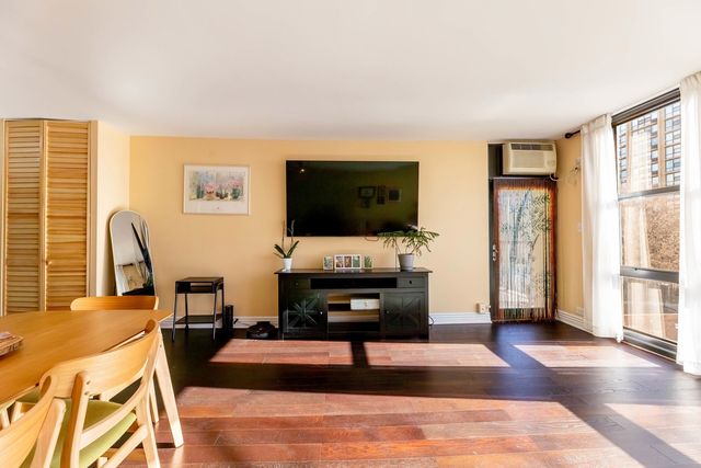 2605 S Indiana Avenue 308, Chicago, IL 60616