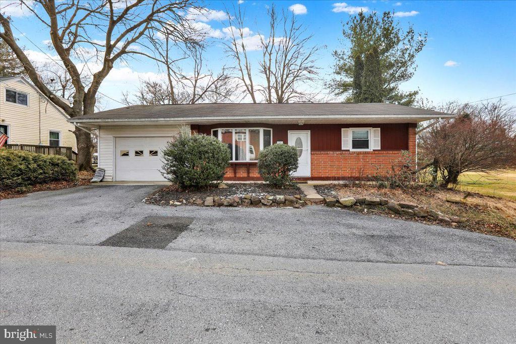 84 QUITTAPAHILLA DR, Annville, PA 17003