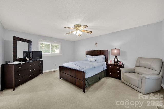 11510 Gelding Drive, Charlotte, NC 28215