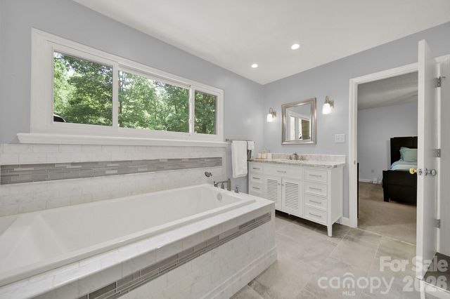 11510 Gelding Drive, Charlotte, NC 28215