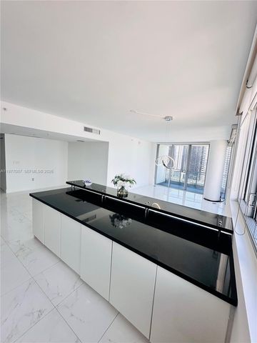 92 SW 3rd St 3105, Miami, FL 33130