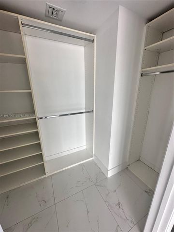 92 SW 3rd St 3105, Miami, FL 33130