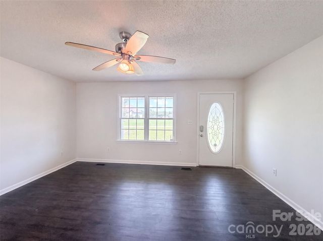 2243 Mintew Circle, Lincolnton, NC 28092