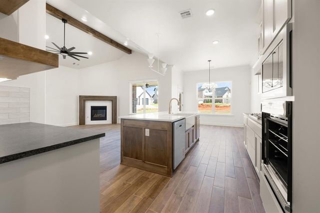 14608 Giverny Lane, Yukon, OK 73099