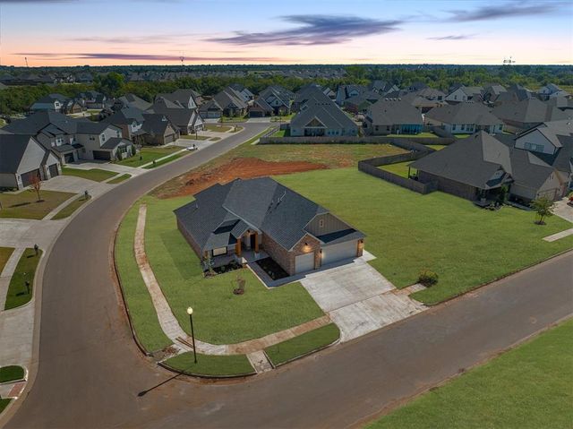 14608 Giverny Lane, Yukon, OK 73099