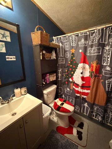 12 Wetherby Drive, Winchester, NH 03470