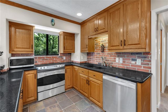 2604 Faulkner Drive, College Station, TX 77845