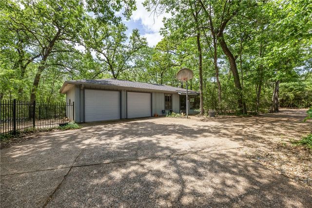 2604 Faulkner Drive, College Station, TX 77845