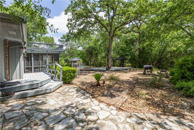 2604 Faulkner Drive, College Station, TX 77845
