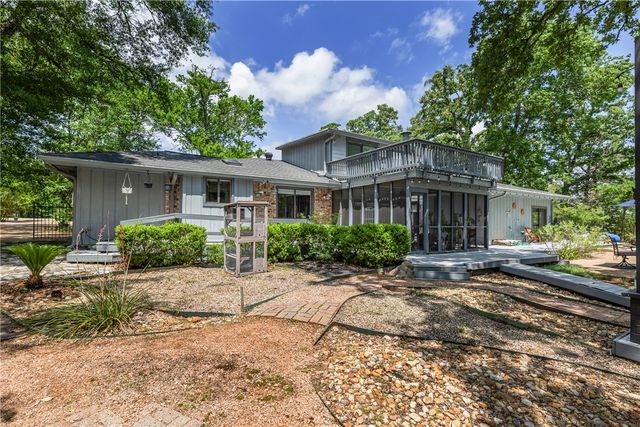 2604 Faulkner Drive, College Station, TX 77845
