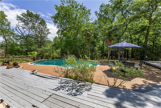 2604 Faulkner Drive, College Station, TX 77845