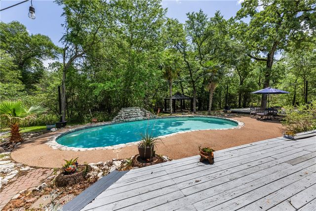 2604 Faulkner Drive, College Station, TX 77845