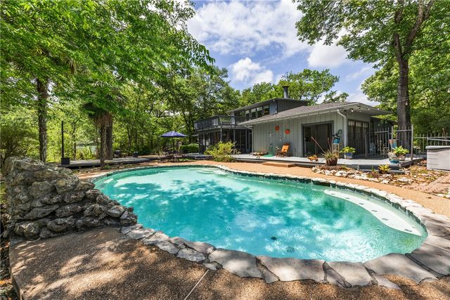 2604 Faulkner Drive, College Station, TX 77845