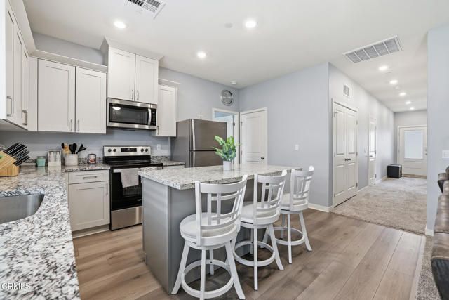 7812 Strawberry Lane, Bakersfield, CA 93313