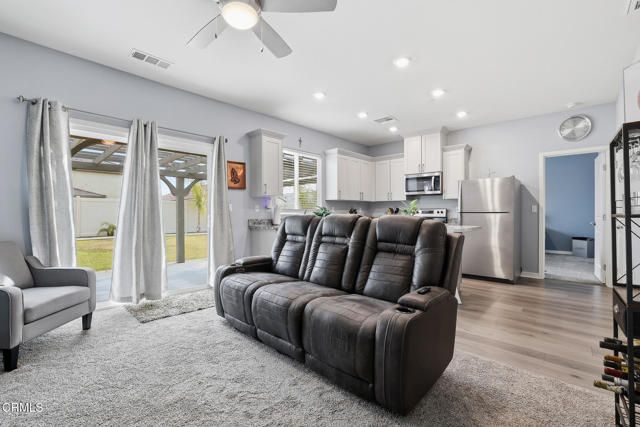 7812 Strawberry Lane, Bakersfield, CA 93313