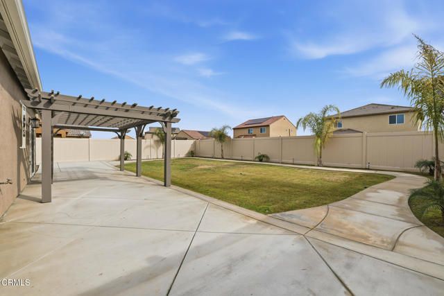 7812 Strawberry Lane, Bakersfield, CA 93313