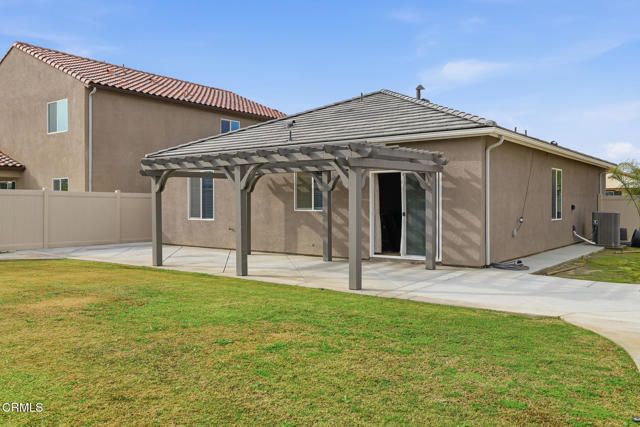 7812 Strawberry Lane, Bakersfield, CA 93313