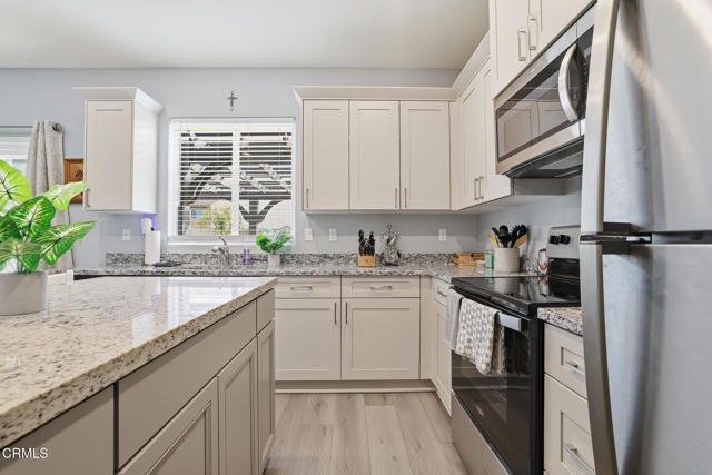 7812 Strawberry Lane, Bakersfield, CA 93313