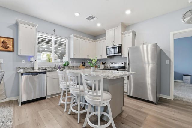 7812 Strawberry Lane, Bakersfield, CA 93313