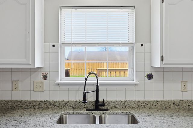 1925 Sandersville Road, Lexington, KY 40511