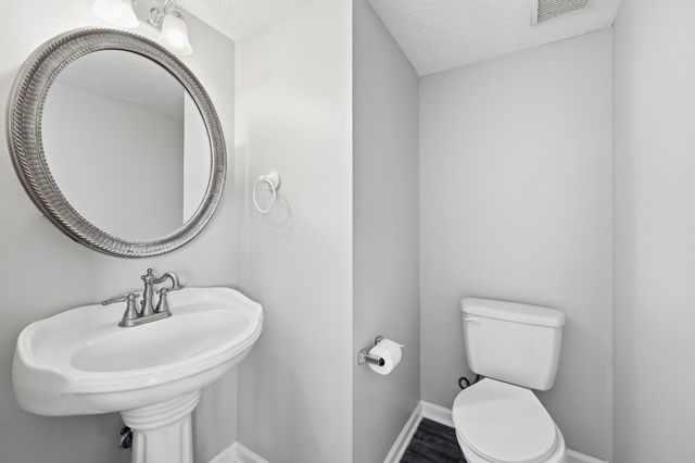 1925 Sandersville Road, Lexington, KY 40511