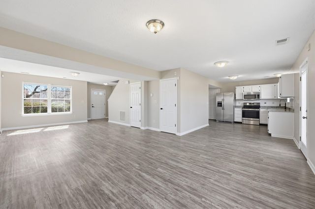 1925 Sandersville Road, Lexington, KY 40511