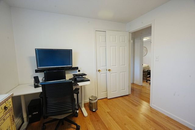 7 Young St, Tewksbury, MA 01876