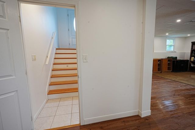 7 Young St, Tewksbury, MA 01876