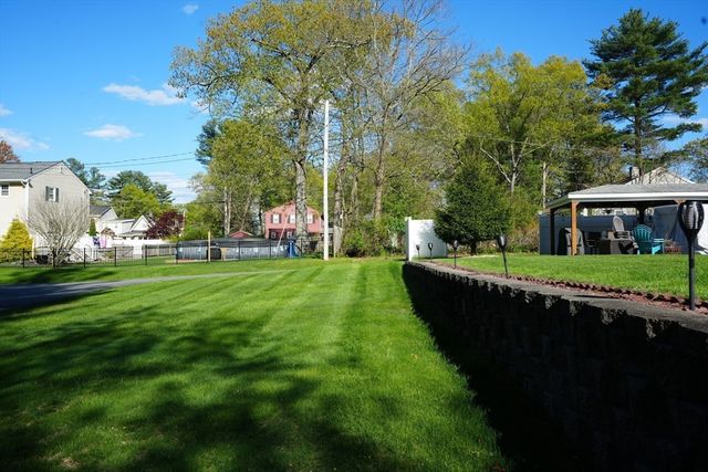 7 Young St, Tewksbury, MA 01876