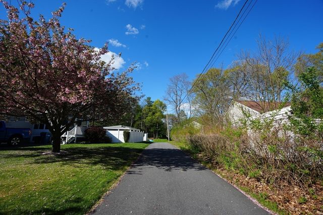 7 Young St, Tewksbury, MA 01876
