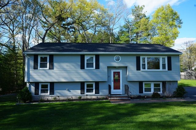 7 Young St, Tewksbury, MA 01876