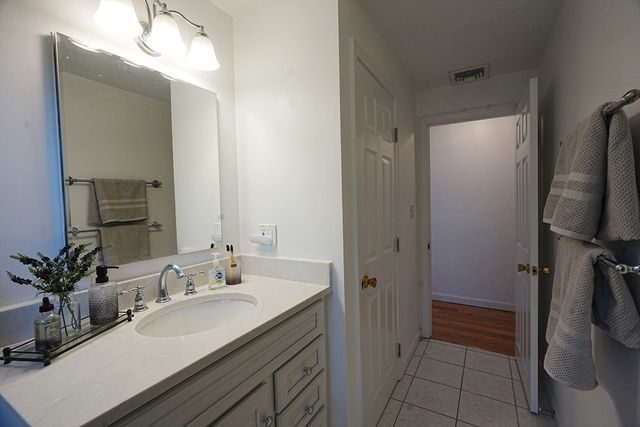 7 Young St, Tewksbury, MA 01876