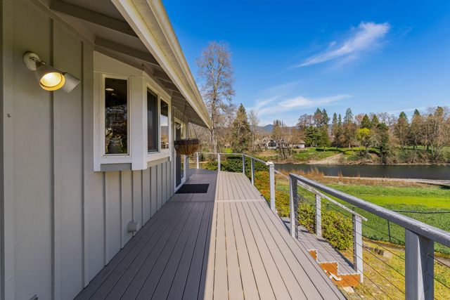 274 Parkhill Place, Grants Pass, OR 97527