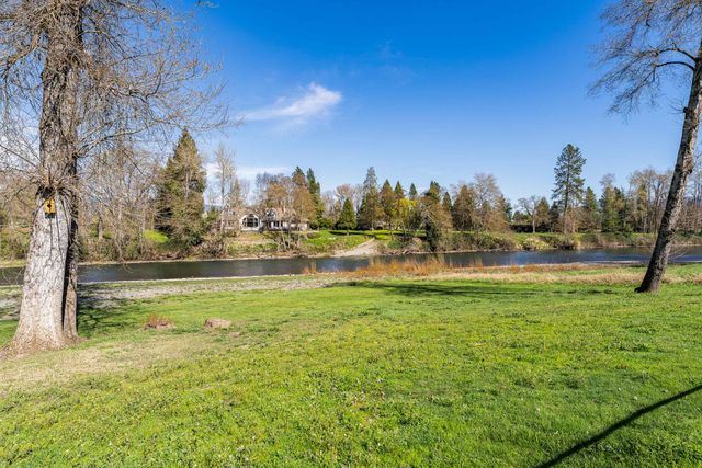 274 Parkhill Place, Grants Pass, OR 97527