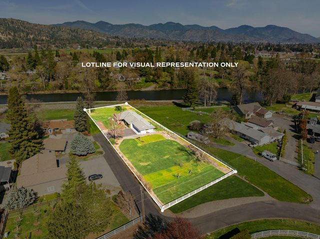 274 Parkhill Place, Grants Pass, OR 97527