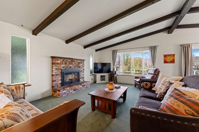 274 Parkhill Place, Grants Pass, OR 97527