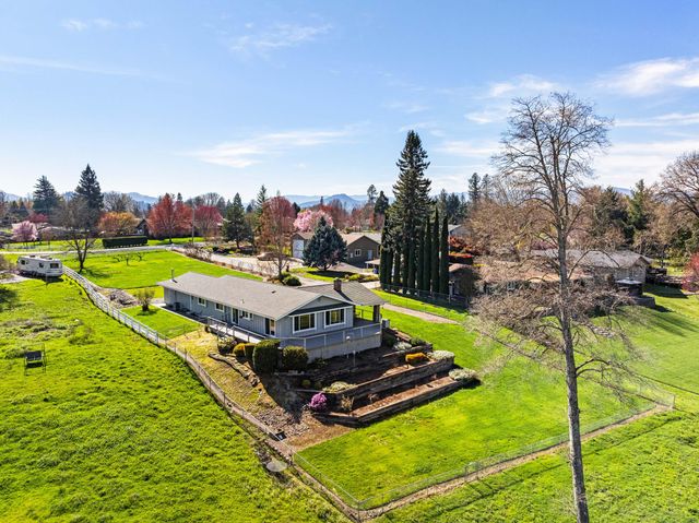 274 Parkhill Place, Grants Pass, OR 97527