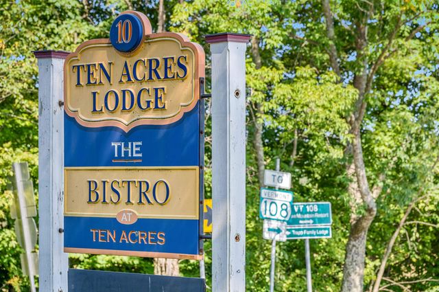 14 Barrows Road, Stowe, VT 05672