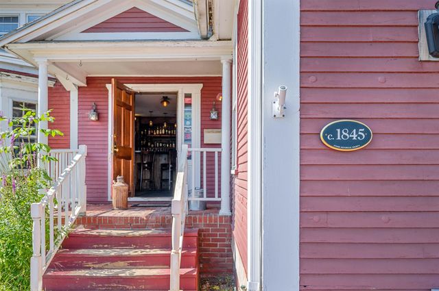 14 Barrows Road, Stowe, VT 05672