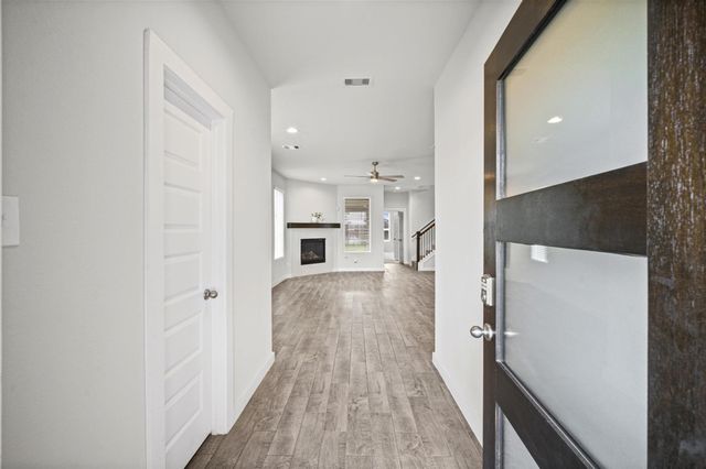 144 Shining Point Drive, Waller, TX 77484