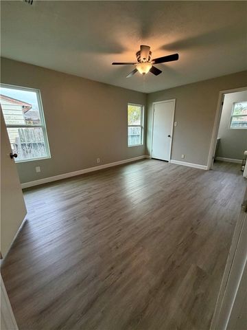 1315 Brentwood Dr, Corpus Christi, TX 78415