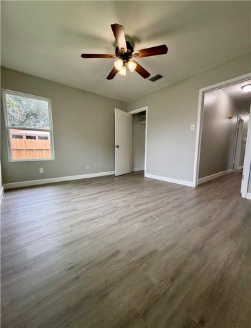 1315 Brentwood Dr, Corpus Christi, TX 78415