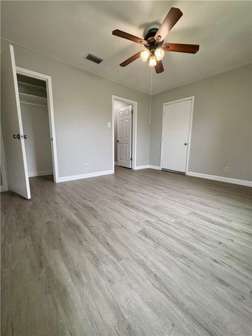 1315 Brentwood Dr, Corpus Christi, TX 78415