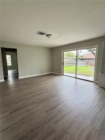 1315 Brentwood Dr, Corpus Christi, TX 78415