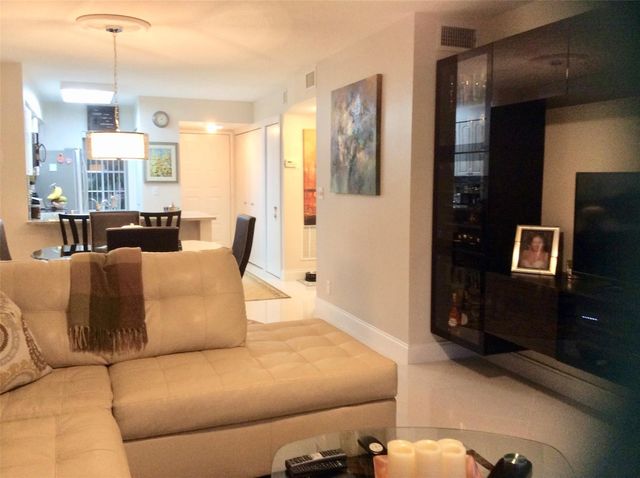 2220 N Cypress Bend Drive 104, Pompano Beach, FL 33069