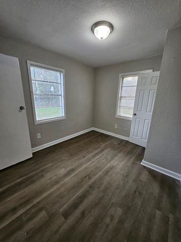 3025 FORD RD, Memphis, TN 38109