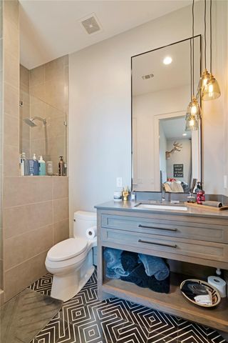 2106 County Road 43250, Paris, TX 75462