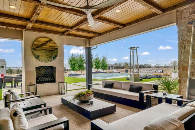 2106 County Road 43250, Paris, TX 75462