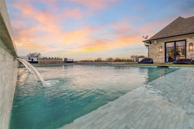 2106 County Road 43250, Paris, TX 75462